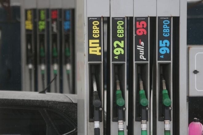 Цена на бензин: под договоренностью с властями подписались только крупнейшие сети АЗС