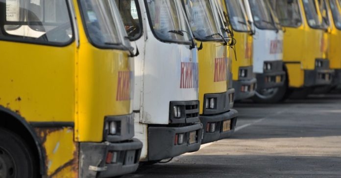 В Киеве массово увольняются водители маршруток