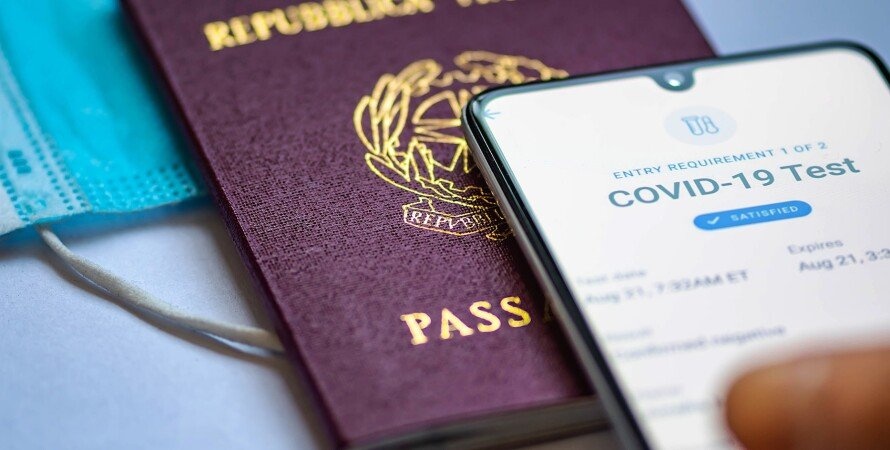 Евросоюз собирается к лету ввести COVID-паспорта
