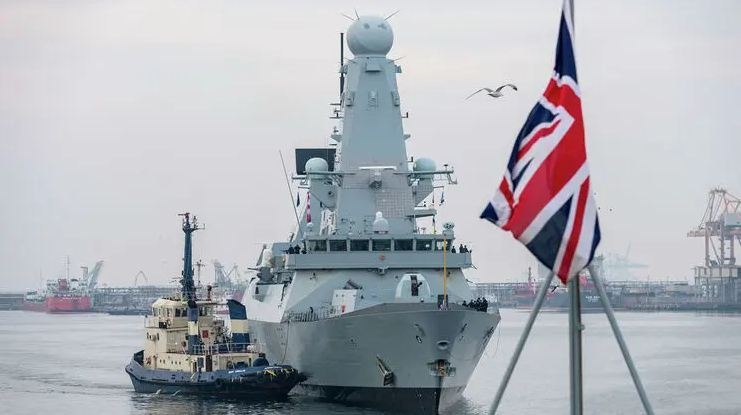 Великобритания вводит свои военные корабли в Черное море