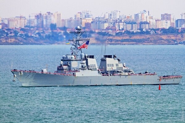 Американские эсминцы снова повернули к Черному морю
