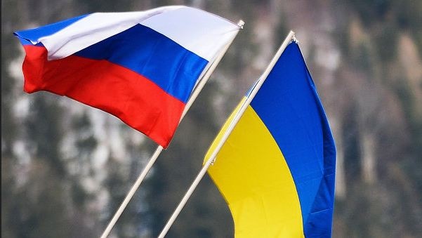 В Британии перепутали флаги Украины и России: ошибка попала на обложку