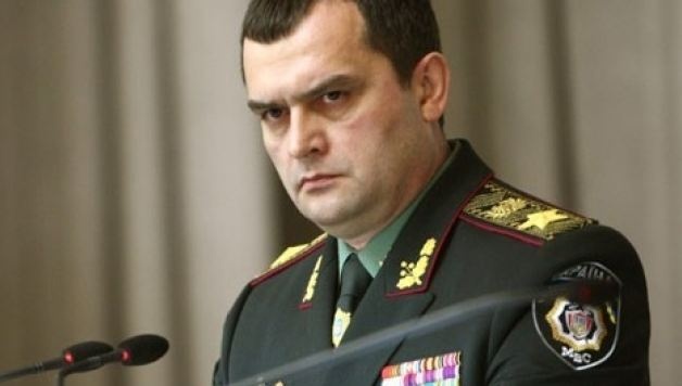Суд арестовал экс-главу МВД Захарченко,пока заочно