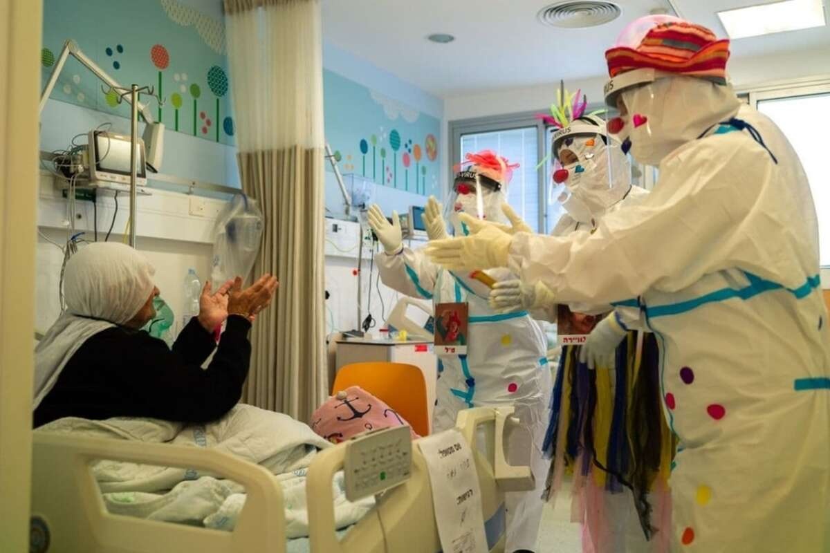 В израильских больницах начали закрывать все коронавирусные палаты