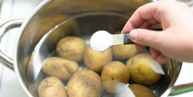 Немецкие ученые рекомендуют пить воду от вареного картофеля
