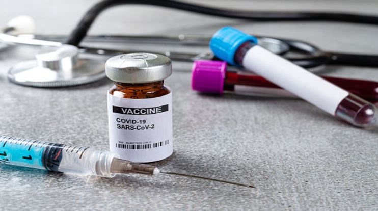 На вакцинацию всем коллективом: Минздрав дал алгоритм записи