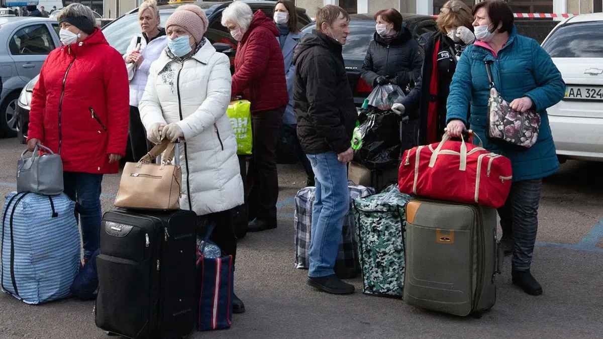 Россия депортирует около 150 тыс. украинских заробитчан: что их ждет на родине