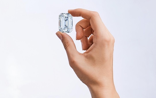 На аукционе в Женеве выставлен крупнейший бриллиант