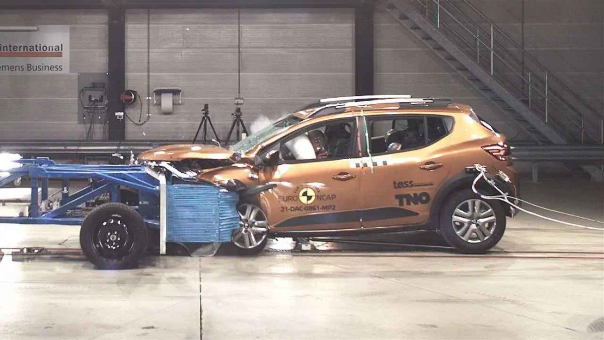 Renault ограничит максимальную скорость на всех автомобилях