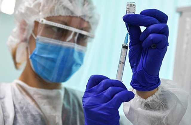 Украинцы меняют свое отношение к вакцинации от COVID-19 - социолог