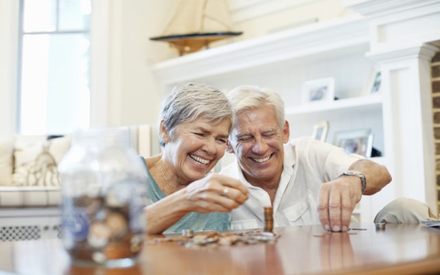 Летний пересчет пенсии: кому и сколько добавят