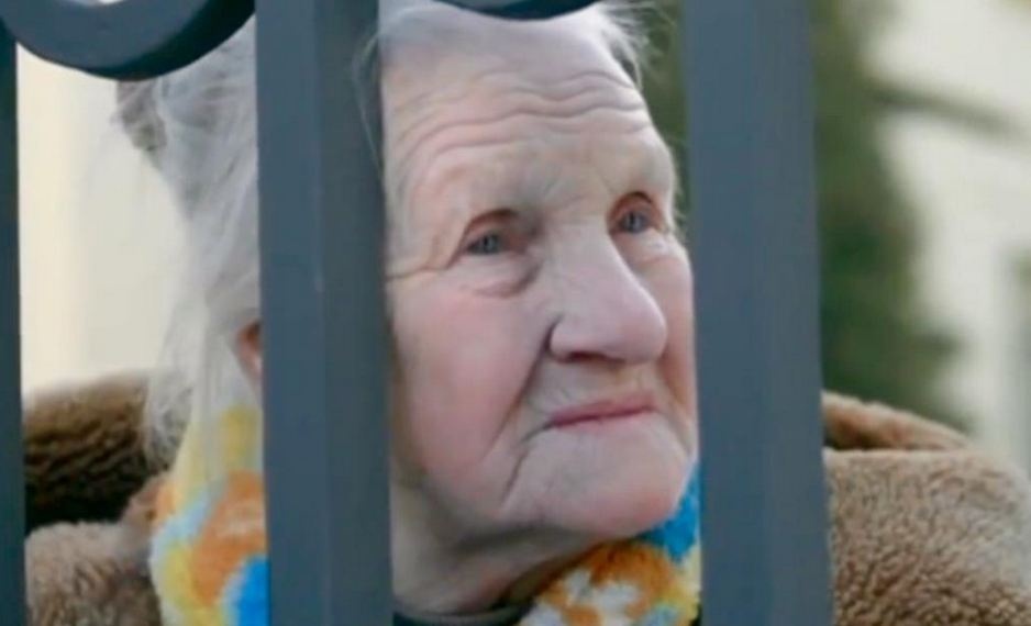 В России 89-летнюю актрису выгнали из квартиры приемные сыновья
