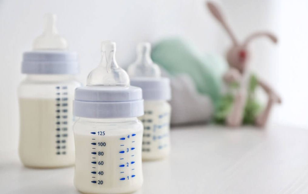 Врач предупредила мамочек о вреде детских молочных смесей