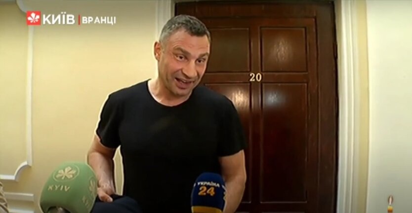 Кличко отреагировал на "домашний" визит правоохранителей