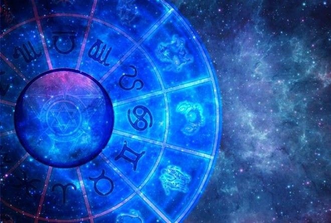 Астрологи перечислили самых крутых интеллектуалов по Зодиаку