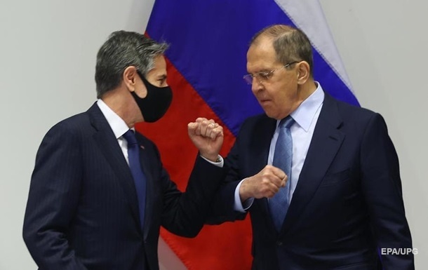 Блинкен выразил "глубокую обеспокоенность" из-за скопления российских войск возле границы Украины