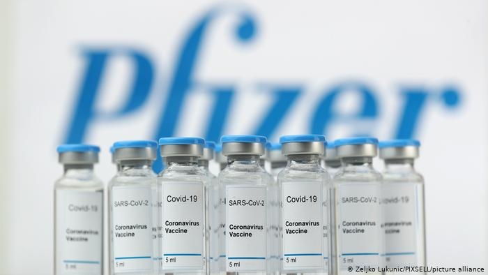 В. Сюмар: Вакциной Pfizer в Украине массово прививают представителей власти