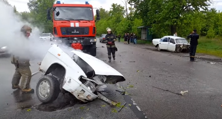 Страшная авария с пострадавшими под Харьковом: авто разорвало на части