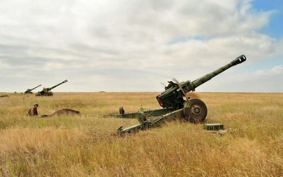 "ДНРовцы" ударили из тяжелой артиллерии по жилым домам в Песках