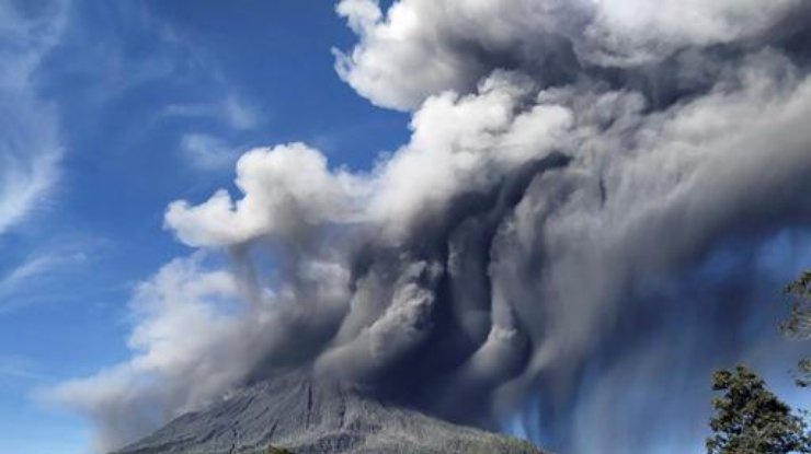 В Индонезии произошло сильное извержение вулкана