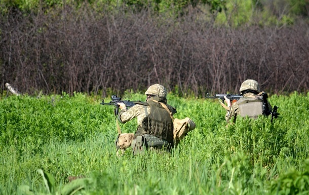 Подразделения сепаратистов 10 раз обстреляли позиции ВСУ на Донбассе