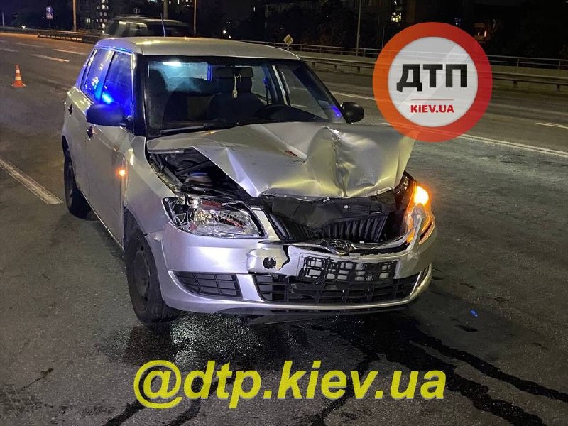 В Киеве произошло опасное ДТП с участием автомобилей служб такси
