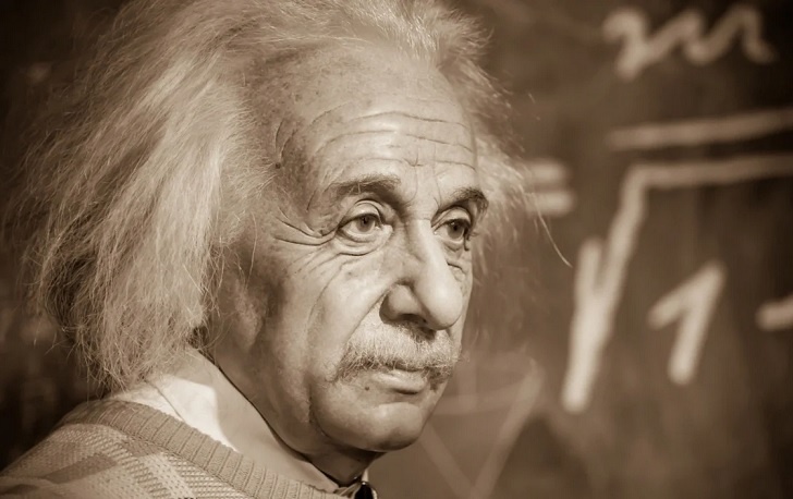 Художница «омолодила» Эйнштейна и влюбила в него Сеть