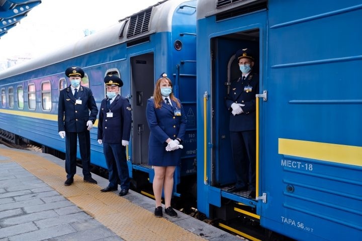 "Укрзализныця" запускает дополнительные поезда к морю