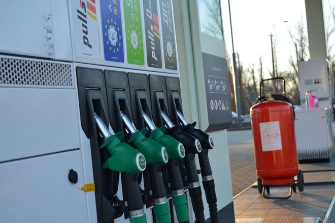 Бензин за неделю стал дешевле: краткий обзор рынка топлива