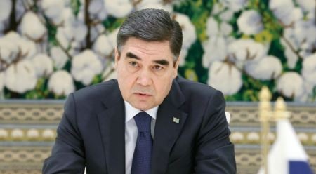 Приказано стать лысыми: чиновники Туркменистана получили распоряжение