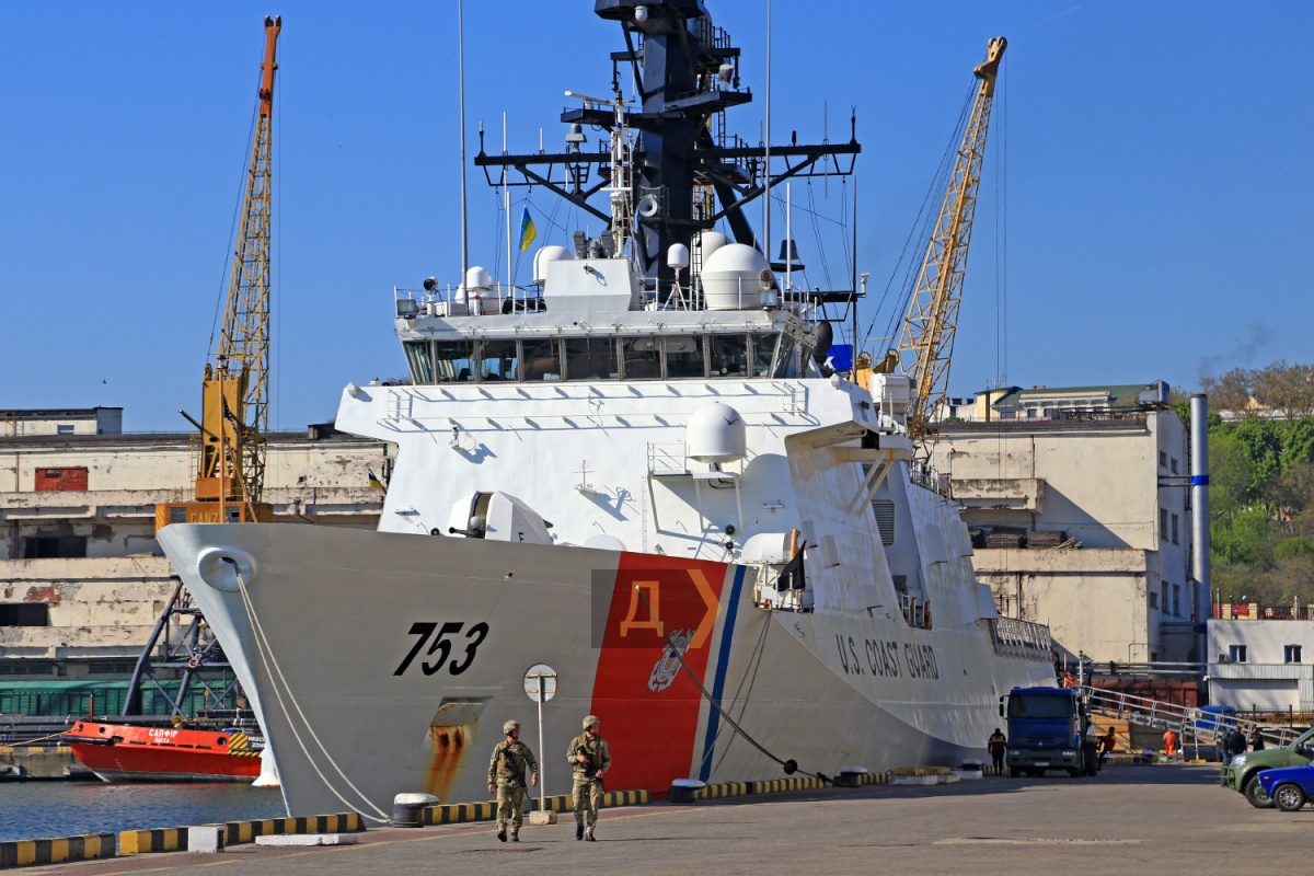 В порт Одессы зашел американский фрегат береговой охраны