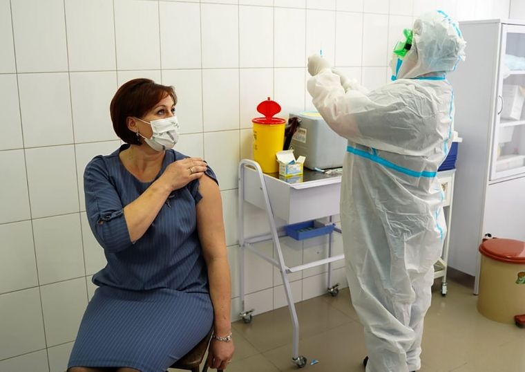 В Киеве открылись пункты вакцинации педагогов: где делают прививку вакциной Pfizer