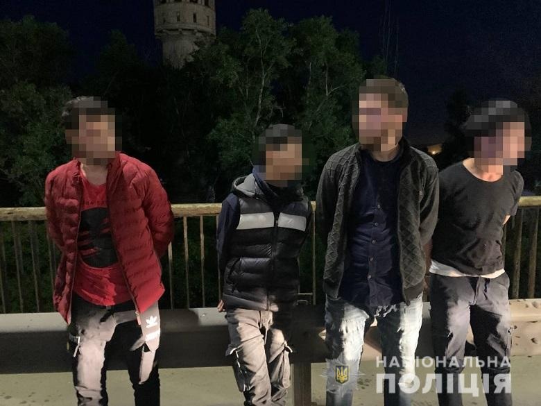 В Киеве бригада по ремонту жилья избила и похитила заказчика услуг