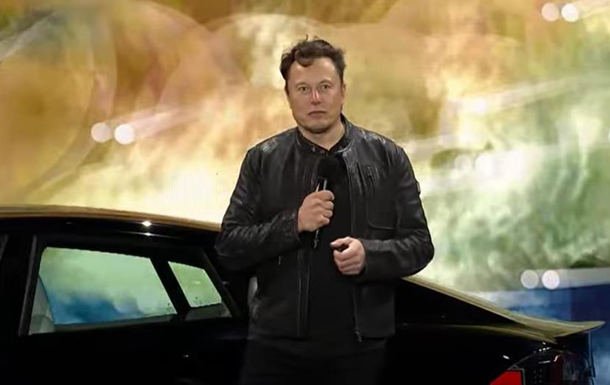 Илон Маск представил флагманский электроседан Tesla Model S Plaid