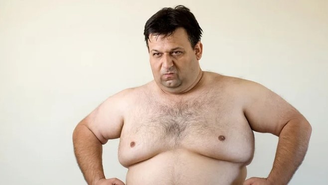 Лишний жир на мужской груди: как избавиться от этой "напасти"