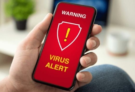 Ваш смартфон "съедает" опасный вирус: 10 признаков заражения