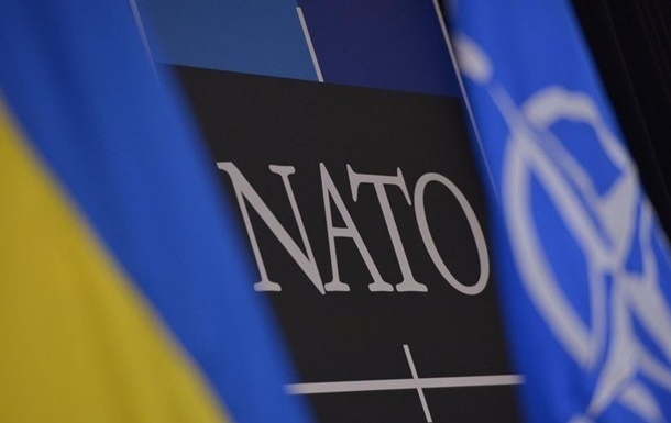 Байден заявил, что сейчас против вступления Украины в НАТО