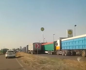 Киев перекрыл въезд грузовикам: когда будет действовать ограничение