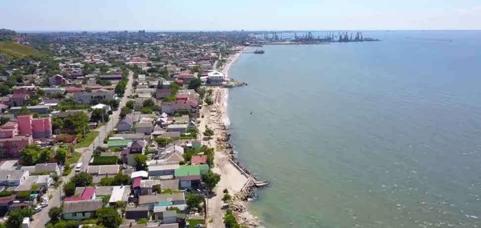Цены "кусаются", а морские блохи не дают купаться: все об отдыхе в Бердянске