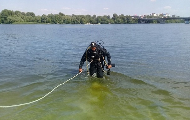 Во время купания на Киевском водохранилище пропали два человека