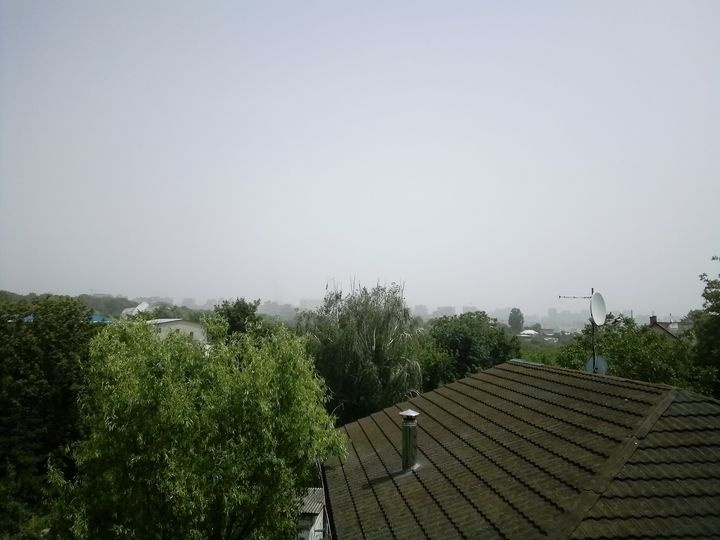 Киевляне жалуются на качество воздуха: город затянуло густым смогом