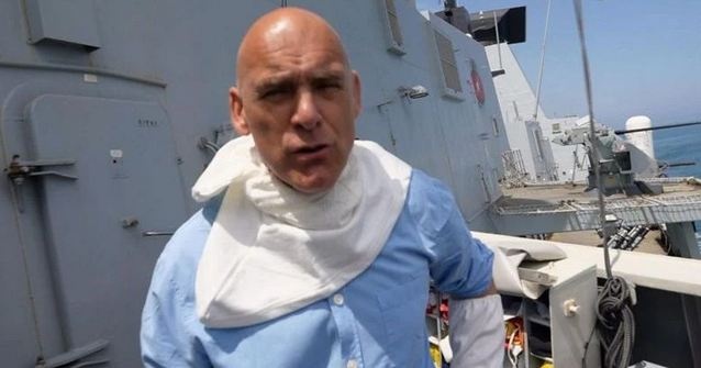 Сопровождали более 20 самолетов: корреспондент BBC стал очевидцем атаки на эсминец HDS Defender
