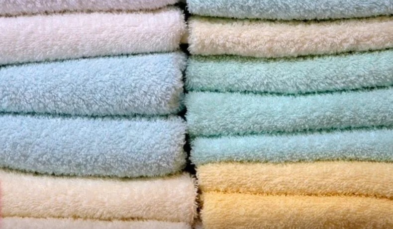Как спасти от жесткости махровые полотенца: три простых способа