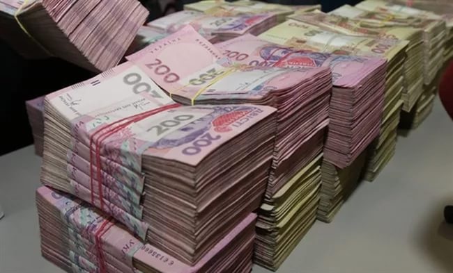 Вкладчики спешат забрать свои деньги из украинских банков