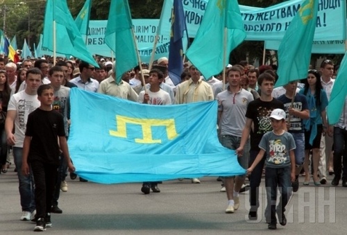 День крымскотатарского флага: в сети запустили флешмоб