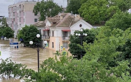 Ялту снова затопило: ливень и град накрыли город