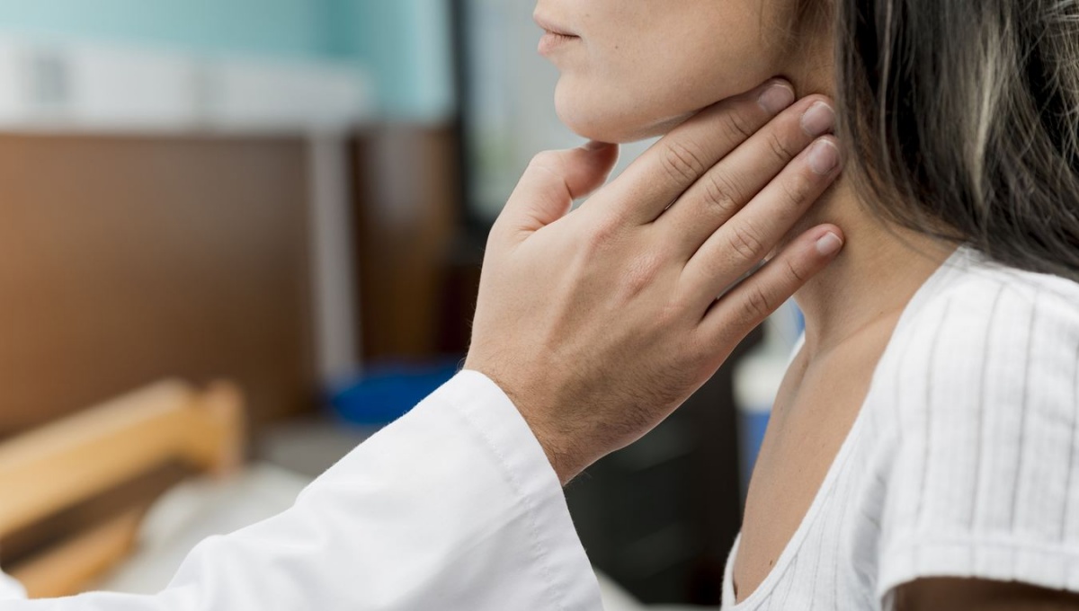 «Ком в горле»: стоит ли бежать к врачу из-за неприятного ощущения