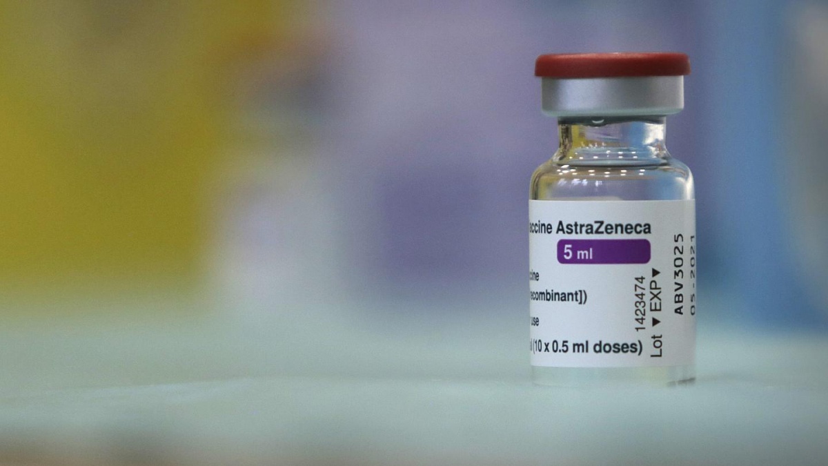 Медики из Канады советуют отказаться от второй вакцины AstraZeneca