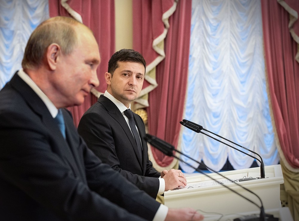 Никакие шаги не предпринимаются: Песков прокомментировал подготовку встречи Путин-Зеленский