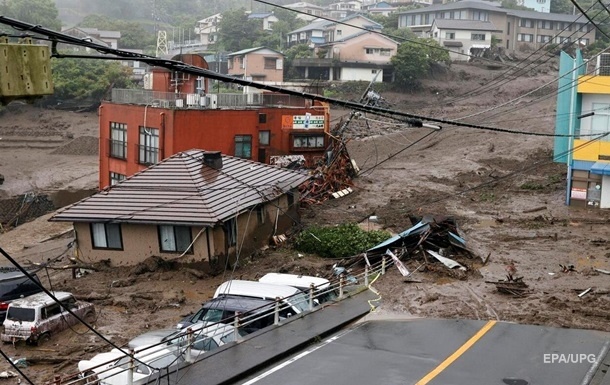 В Японии после схода мощного селевого потока нашли живыми 19 человек